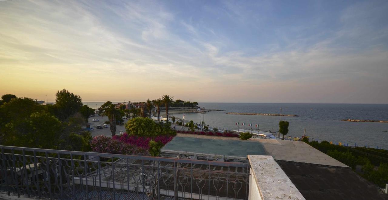 Golden Bay Bed & Breakfast Трани Екстериор снимка